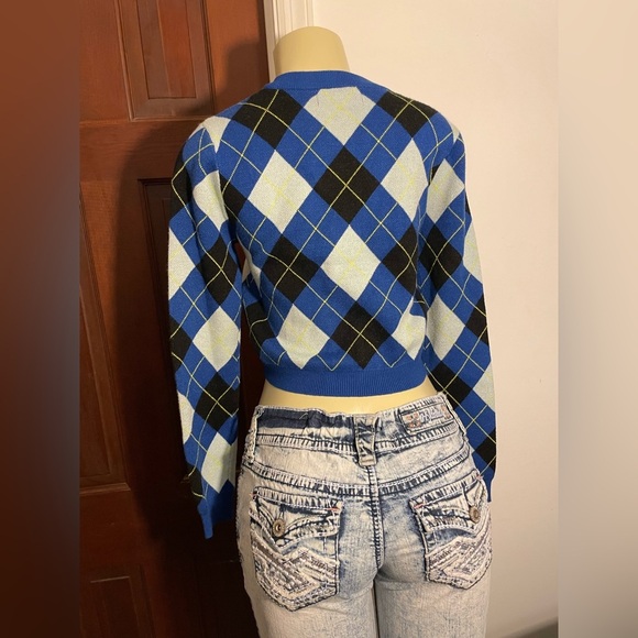 Sweater - Picture 2 of 4